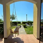 Sea View Luxury 1-bd Marina Cape Apartament