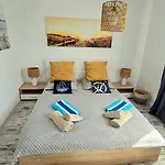Sea View Luxury 1-bd Marina Cape Apartament