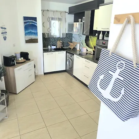 Sea View Luxury 1-bd Marina Cape Apartament Aheloy