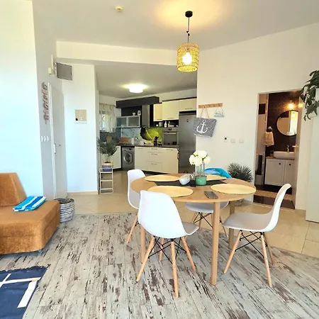 Sea View Luxury 1-bd Marina Cape Apartament *