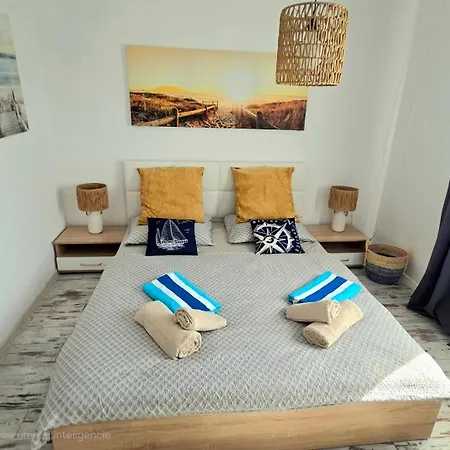 Sea View Luxury 1-bd Marina Cape شقة