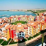 Sea View Luxury 1-bd Marina Cape アパート アヘロイ