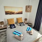 Sea View Luxury 1-bd Marina Cape アパート アヘロイ