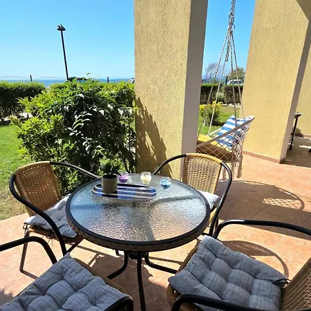 Sea View Luxury 1-bd Marina Cape Apartamento Aheloy
